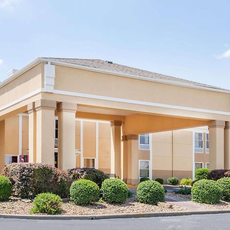 Super 8 By Wyndham Evansville North Stacer Екстериор снимка