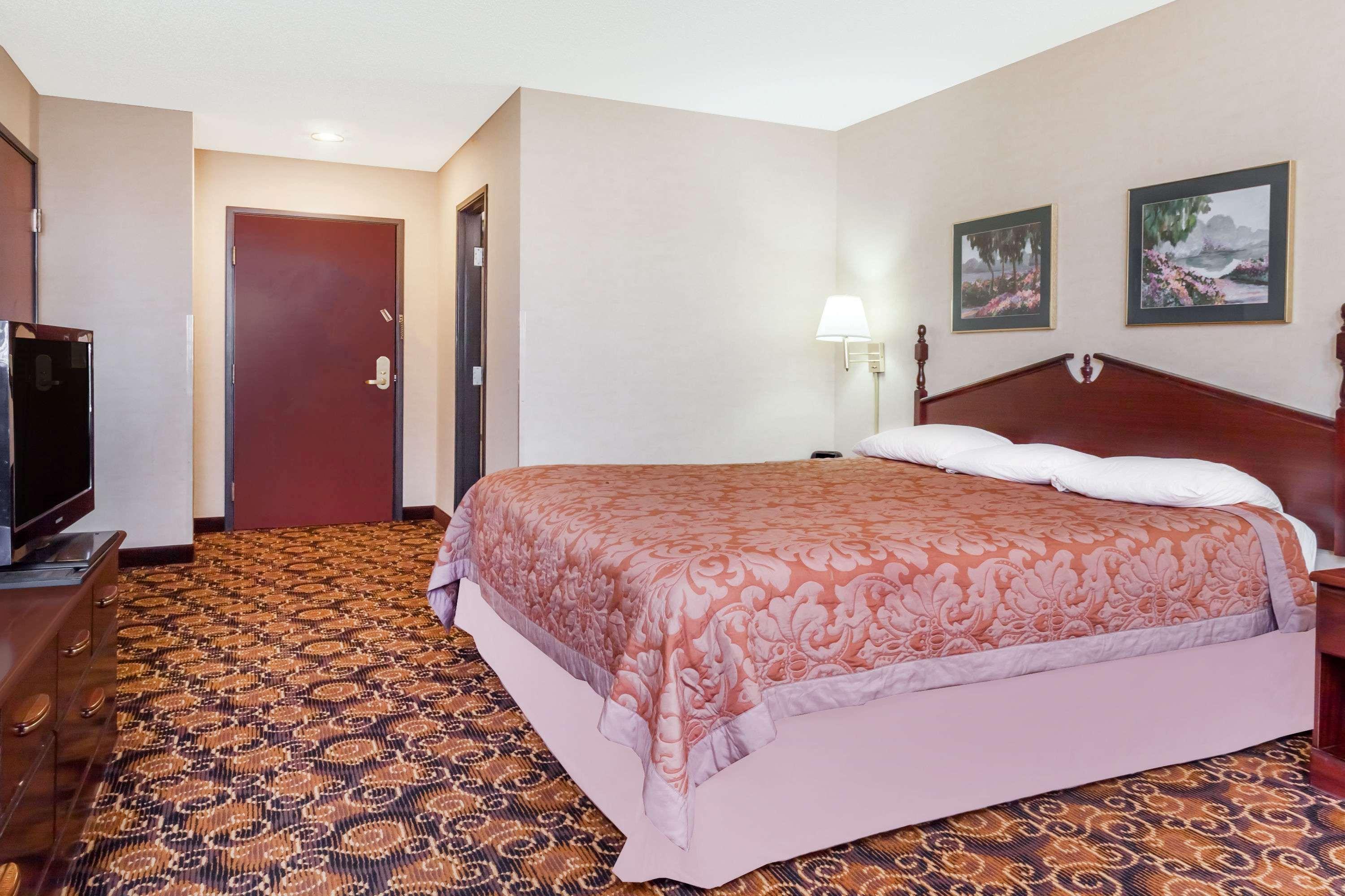Super 8 By Wyndham Evansville North Stacer Екстериор снимка