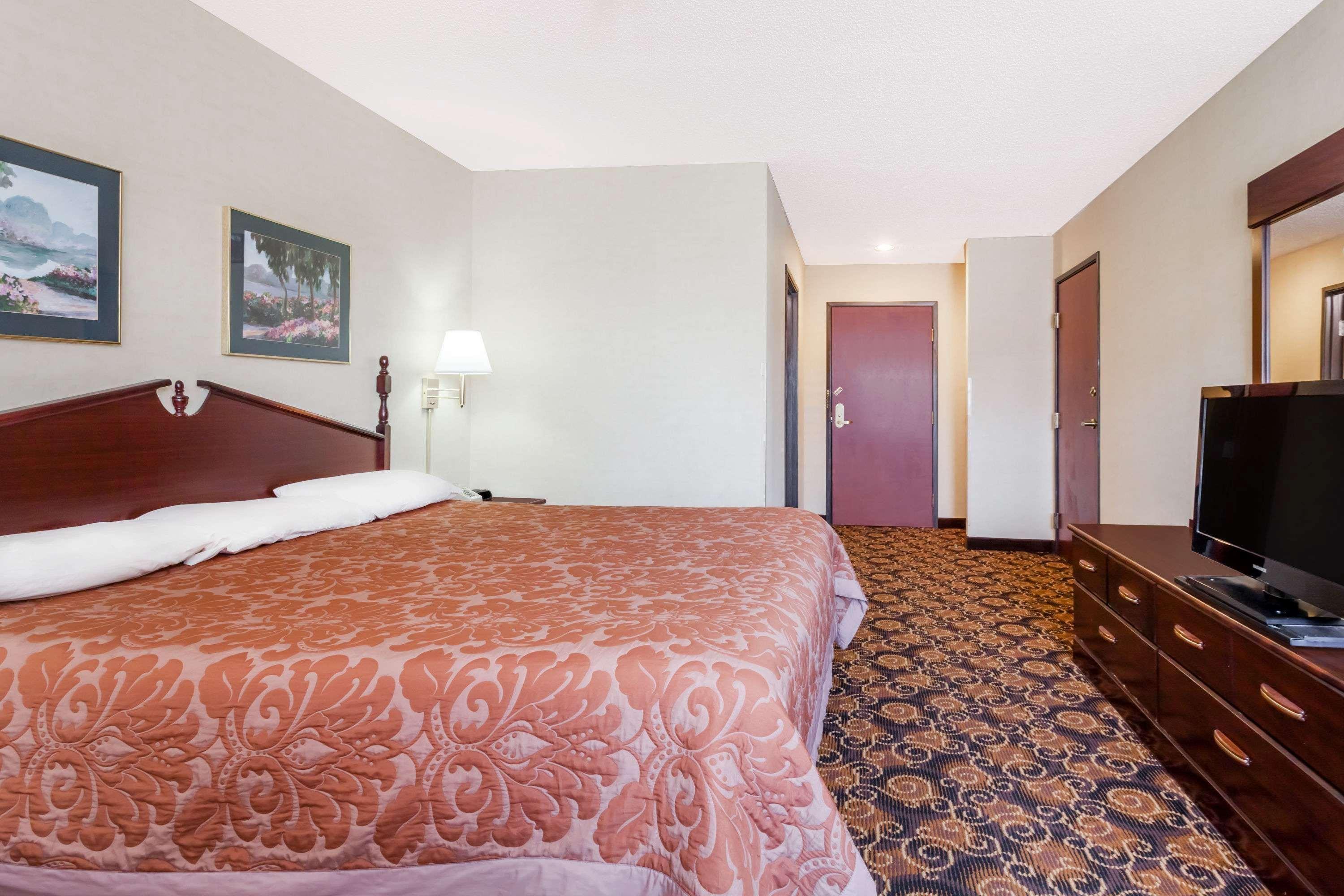 Super 8 By Wyndham Evansville North Stacer Екстериор снимка