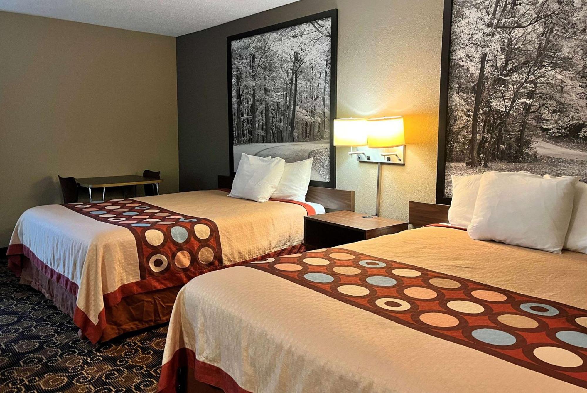 Super 8 By Wyndham Evansville North Stacer Екстериор снимка
